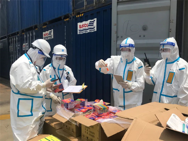 突發！海關(guan) 又截獲集裝箱中夾藏8噸“炸藥”準備出運！這些涉事企業(ye) 難逃重罰-华体汇体育中心物流