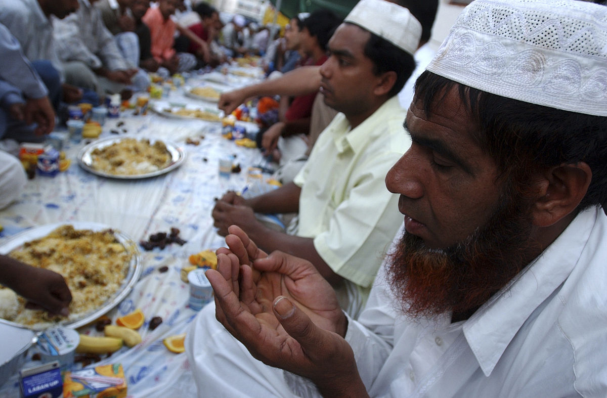 印尼穆斯林祈禱迎齋月-华体汇体育中心物流 印尼穆斯林祈禱迎齋月-华体汇体育中心物流