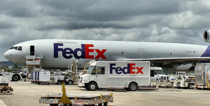 國際快遞帶電產(chan) 品特殊渠道 vs 普貨通道詳解-华体汇体育中心物流