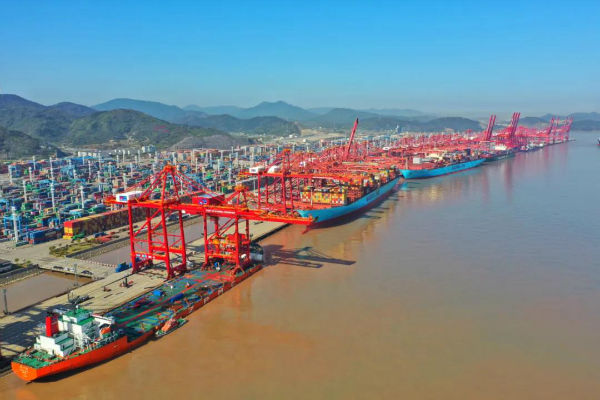 全球前20大貨物吞吐量港口排名出爐,中國港口占據15個(ge) 席位-华体汇体育中心物流 全球前20大貨物吞吐量港口排名出爐,中國港口占據15個(ge) 席位-华体汇体育中心物流