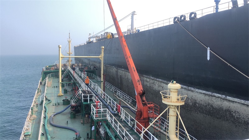 不靠港也能加油！ 山東(dong) 港口青島港 首單掛港加油業(ye) 務成功落地-华体汇体育中心物流