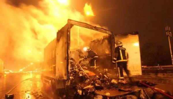 快遞被燒 賣家損失誰來賠？